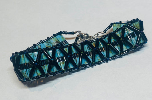 Turquoise criss cross beaded bracelet