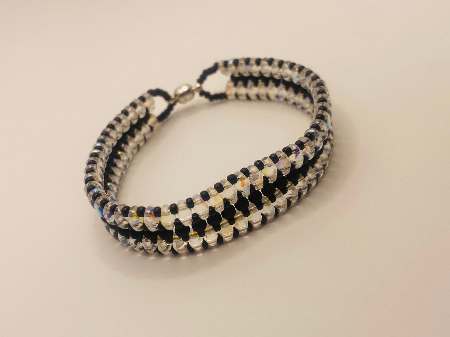 Diamond lace beaded bracelet